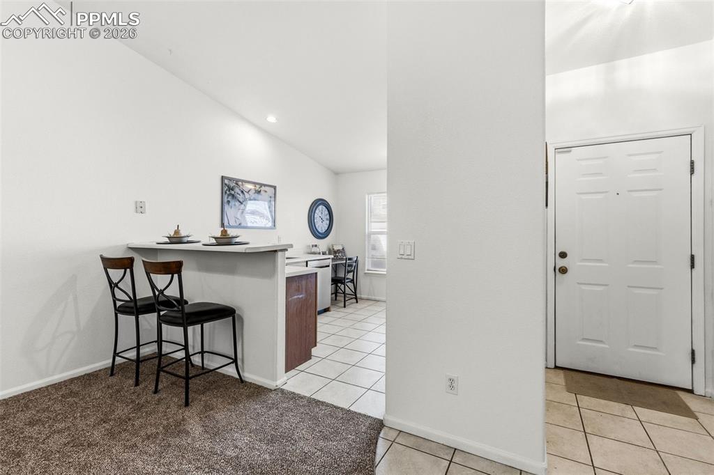 Image 7 of 25: Kitchen