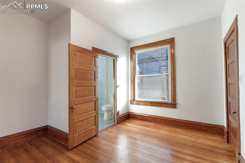 Image 16 of 46: Bedroom