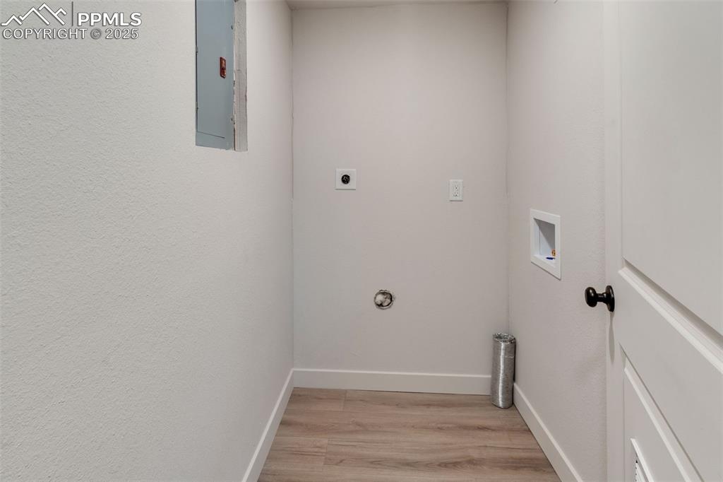 Image 34 of 46: Laundry