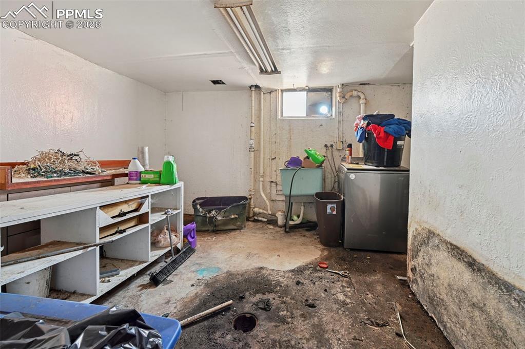 Image 21 of 27: Laundry, Storage and Utility Room