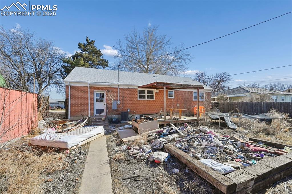 Image 22 of 27: Backyard