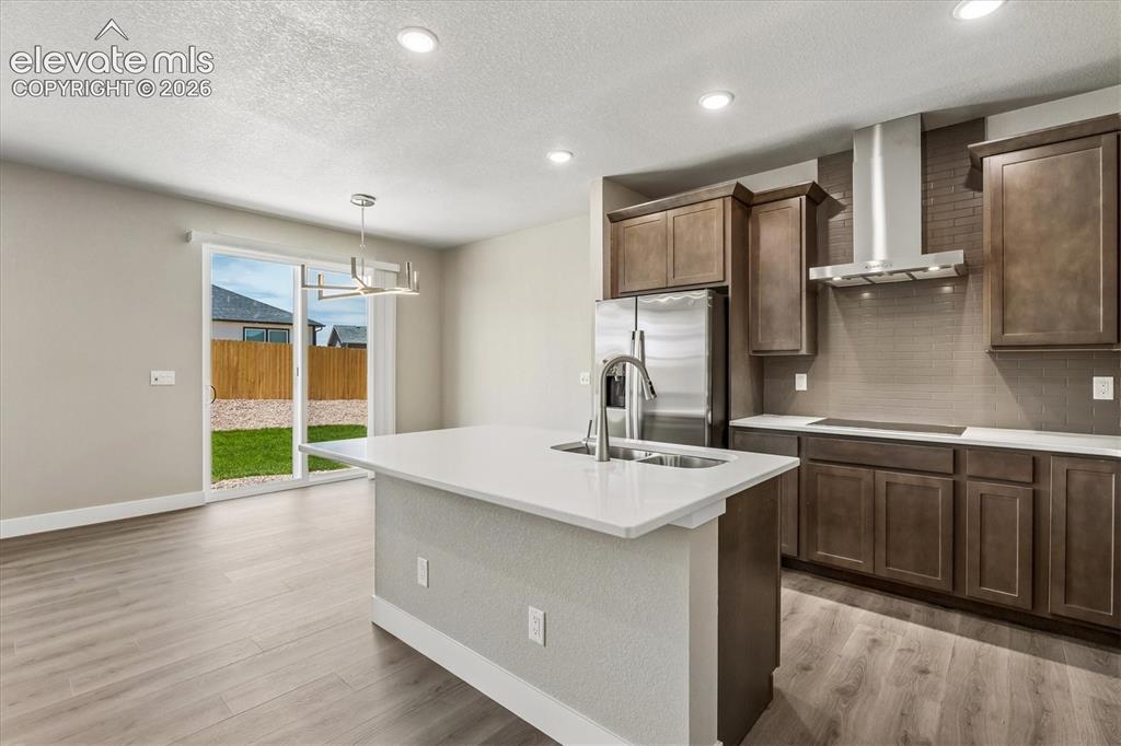 Image 11 of 26: Kitchen