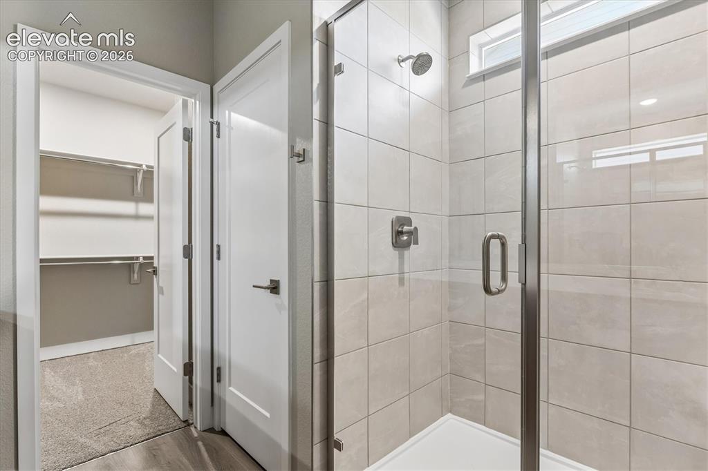 Image 15 of 26: Bathroom