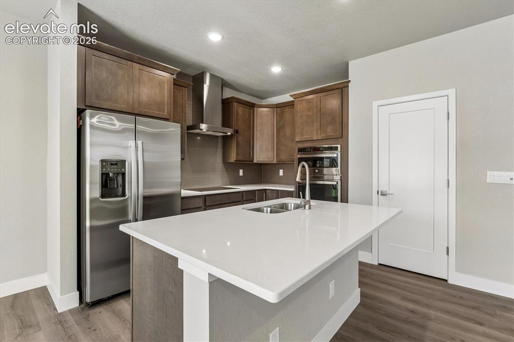 Image 8 of 26: Kitchen