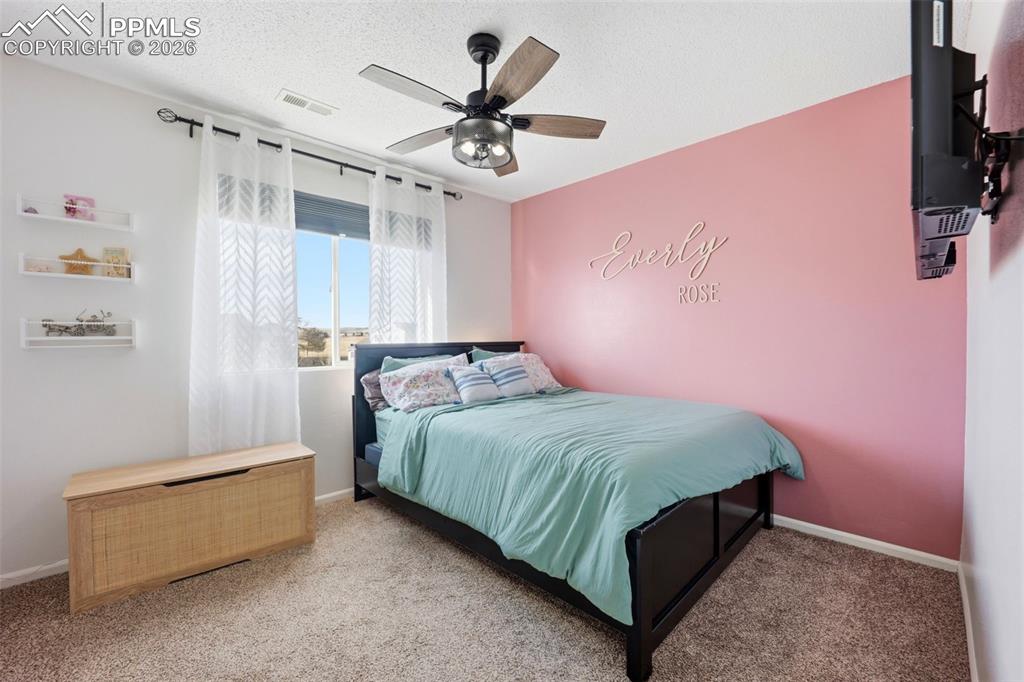 Image 22 of 42: Bedroom