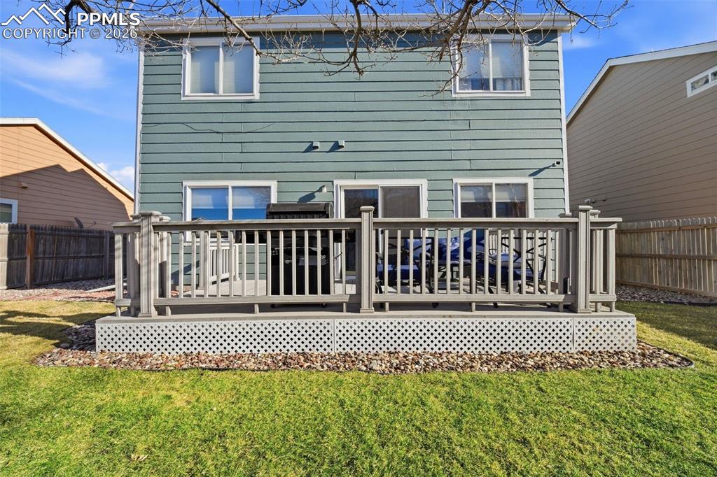 Image 31 of 42: Back of Structure