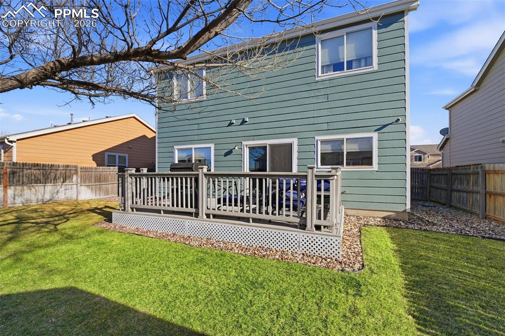 Image 32 of 42: Back of Structure