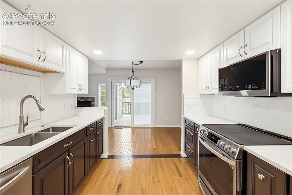 Image 11 of 44: Kitchen