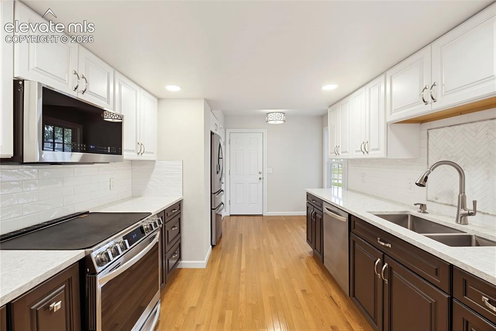 Image 12 of 44: Kitchen