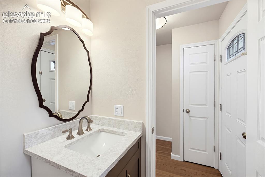 Image 13 of 44: Bathroom
