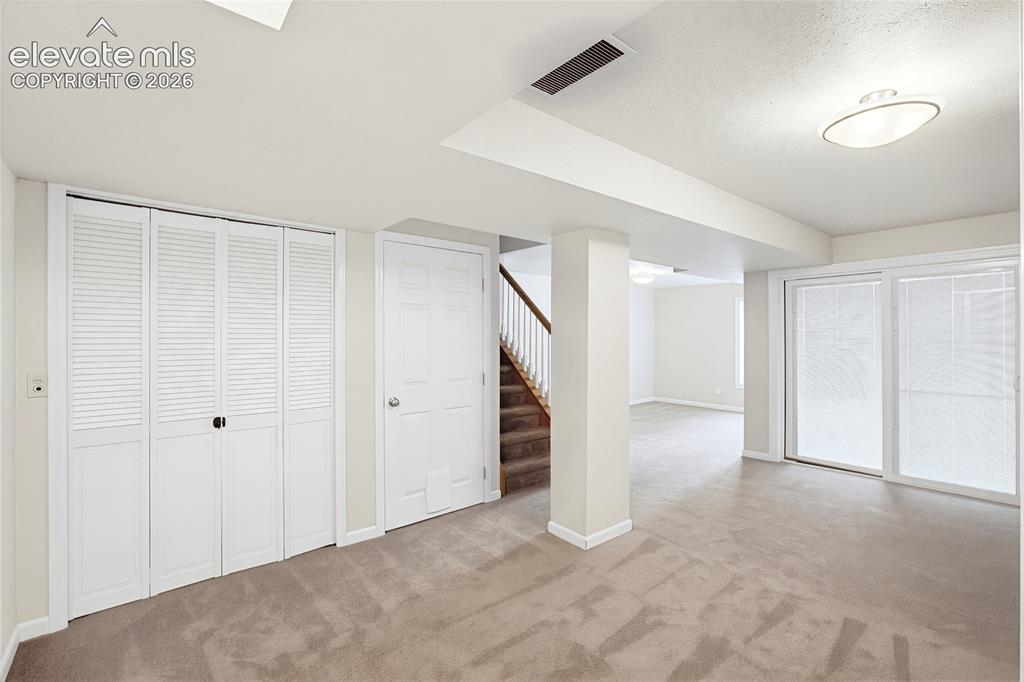 Image 32 of 44: Family Room