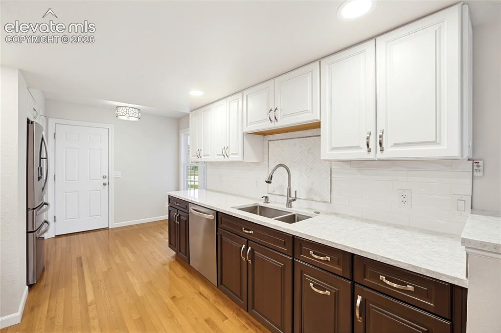 Image 9 of 44: Kitchen