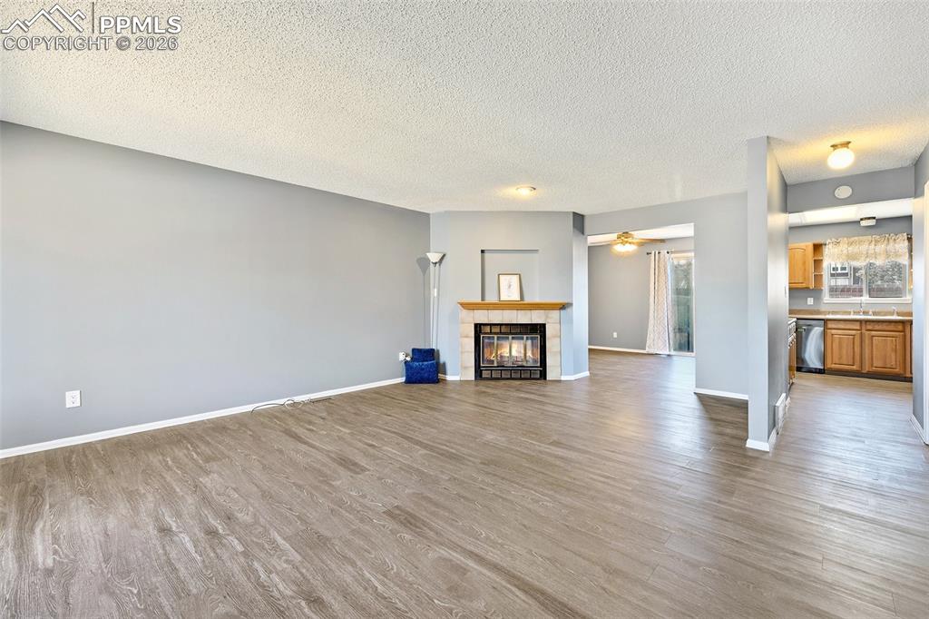 Image 9 of 27: Living Room