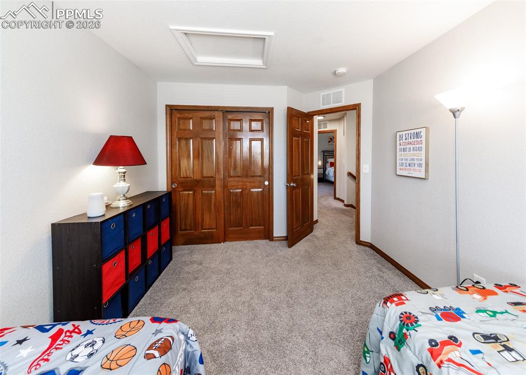 Image 32 of 50: Bedroom