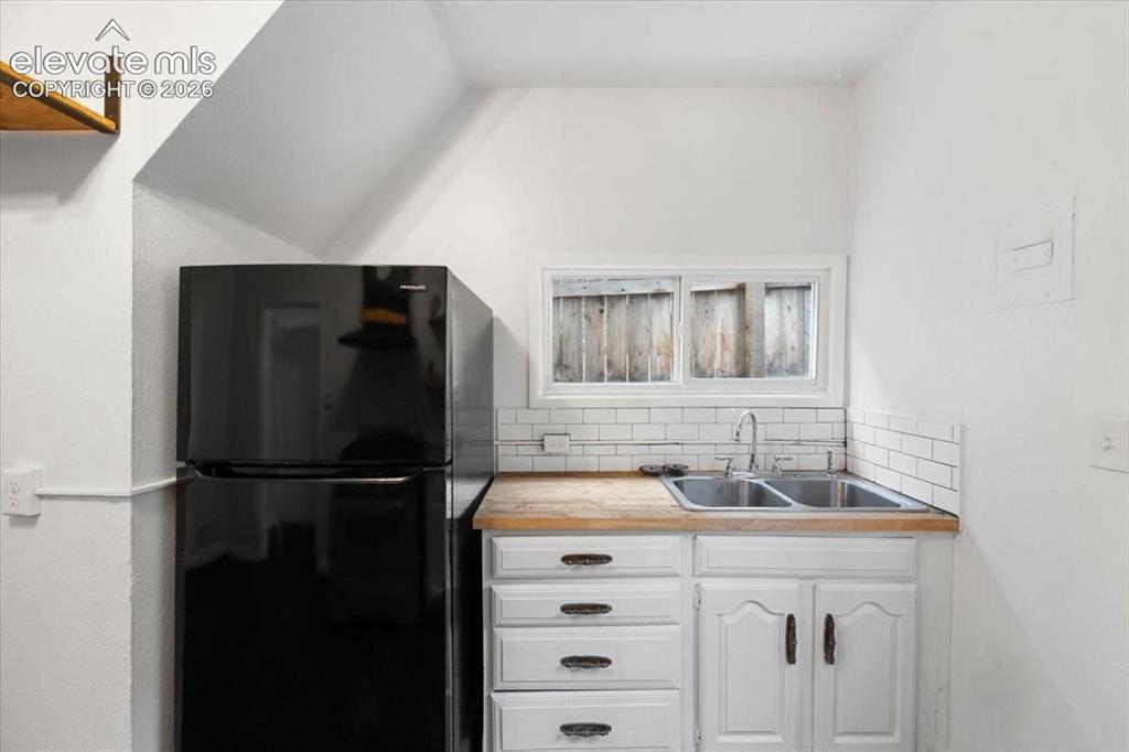 Image 10 of 39: Cottage 2 - updated kitchen