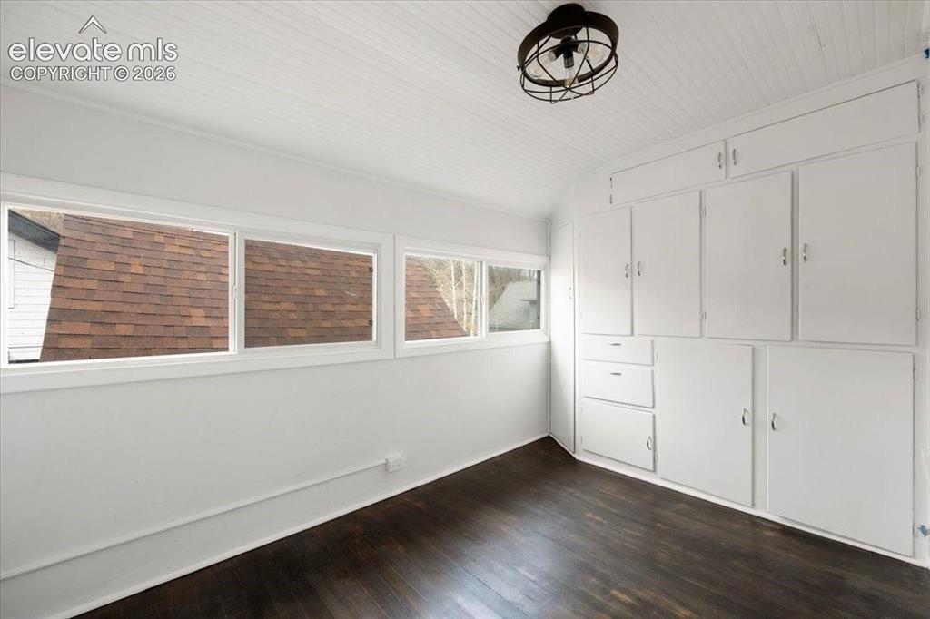 Image 15 of 39: Cottage 2 - bright office with built-ins