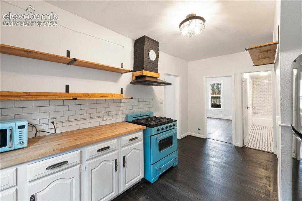 Image 9 of 39: Cottage 2 - refreshed kitchen