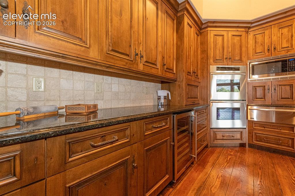 Image 13 of 50: Huge pantry area to store anything you could think of.