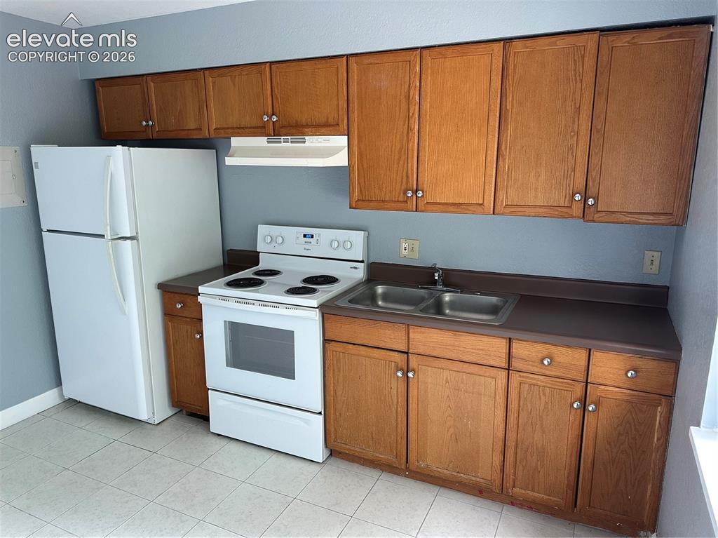 Image 8 of 50: Unit 3