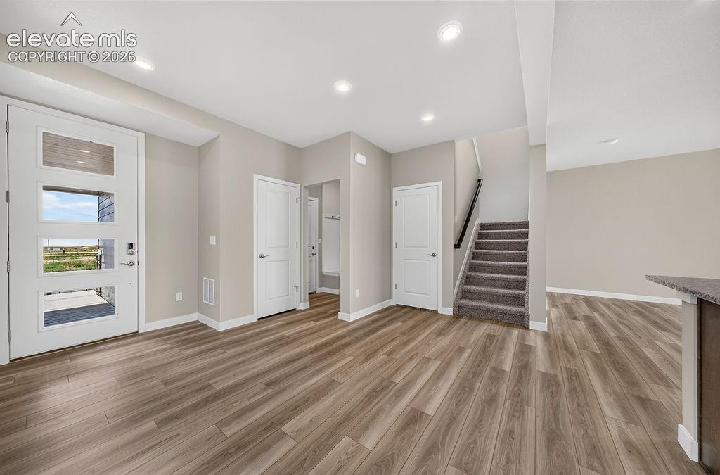 Image 15 of 33: Dining Area