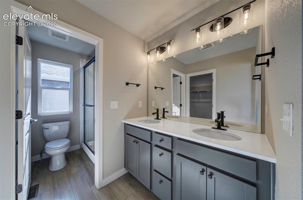 Image 21 of 35: **Pictures are from a previously completed home, not from listed home
