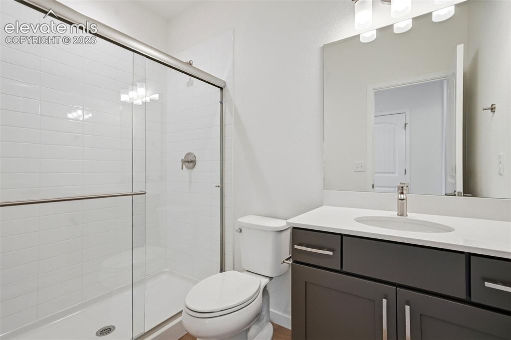 Image 36 of 42: Bathroom