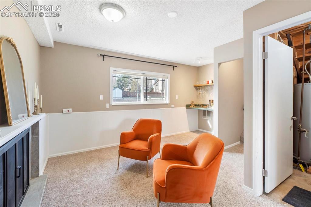 Image 14 of 25: Sitting Room