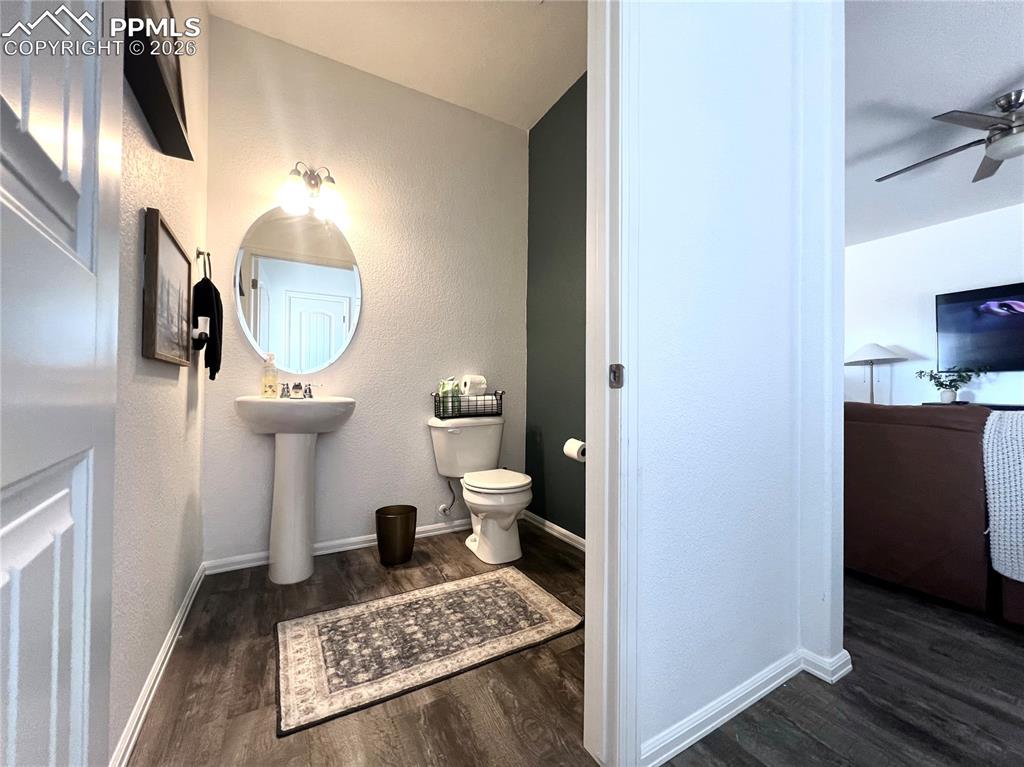 Image 13 of 40: Bathroom