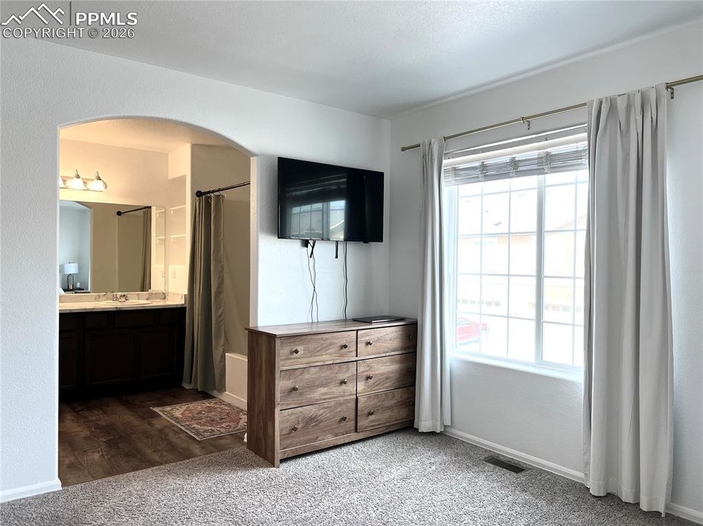 Image 21 of 40: Bedroom