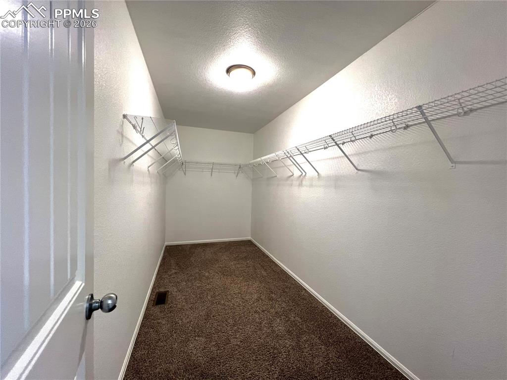 Image 27 of 40: Closet