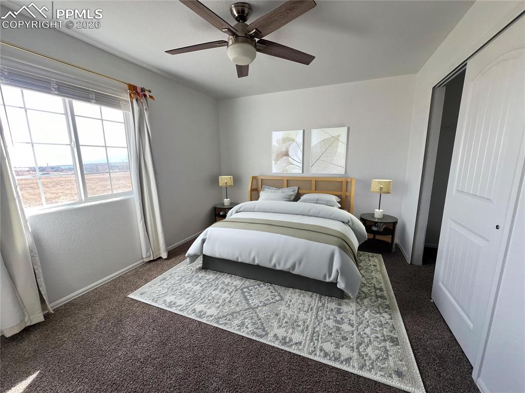 Image 31 of 40: Bedroom