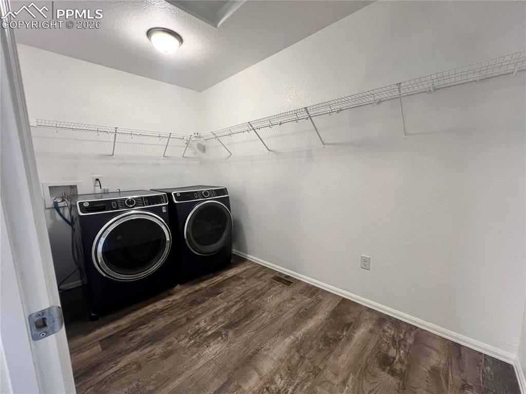 Image 36 of 40: Laundry