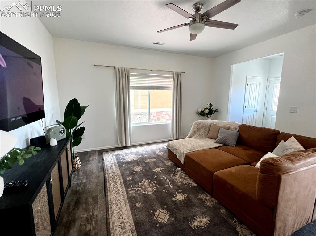 Image 6 of 40: Living Room