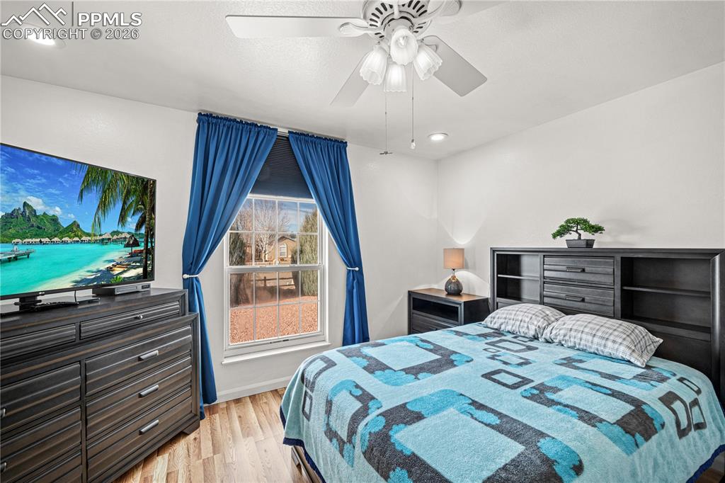 Image 26 of 42: Bedroom