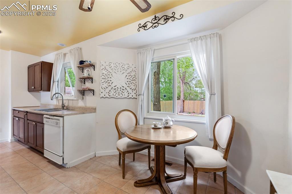 Image 16 of 45: Perfect for morning coffee!