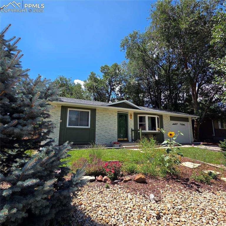 Image 44 of 45: This home sparkles throughout!