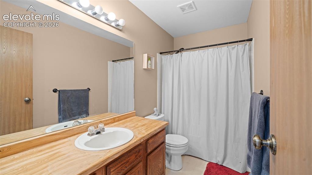 Image 11 of 31: Bathroom
