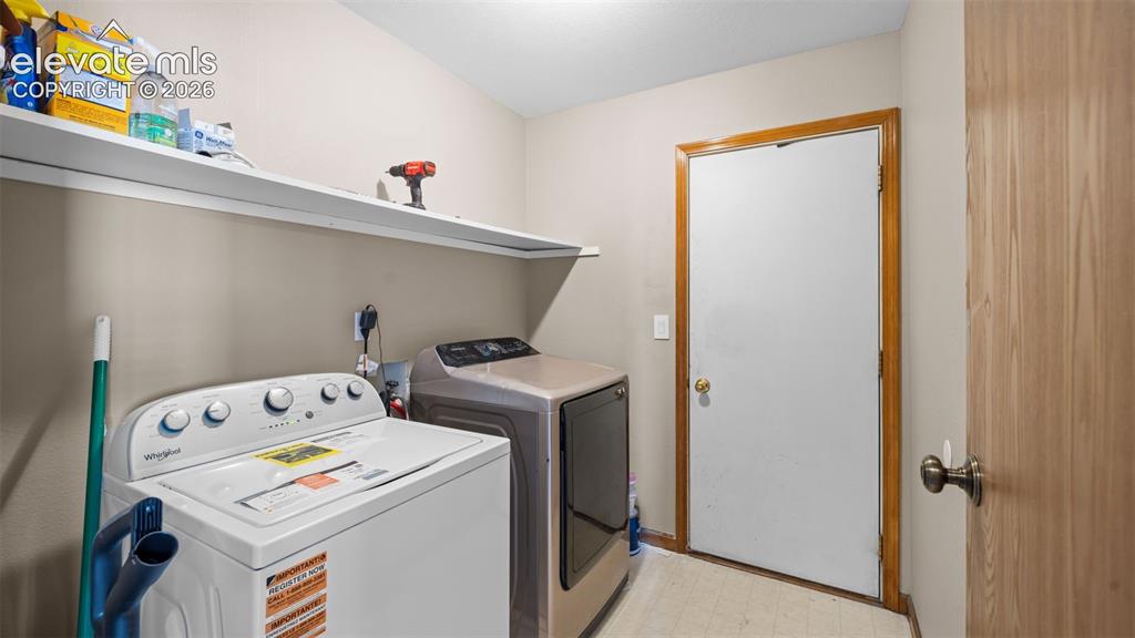 Image 9 of 31: Laundry