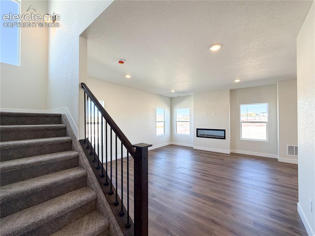 Image 10 of 26: Living Room