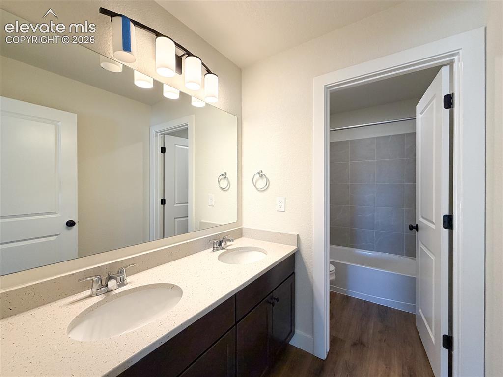 Image 12 of 26: Bathroom