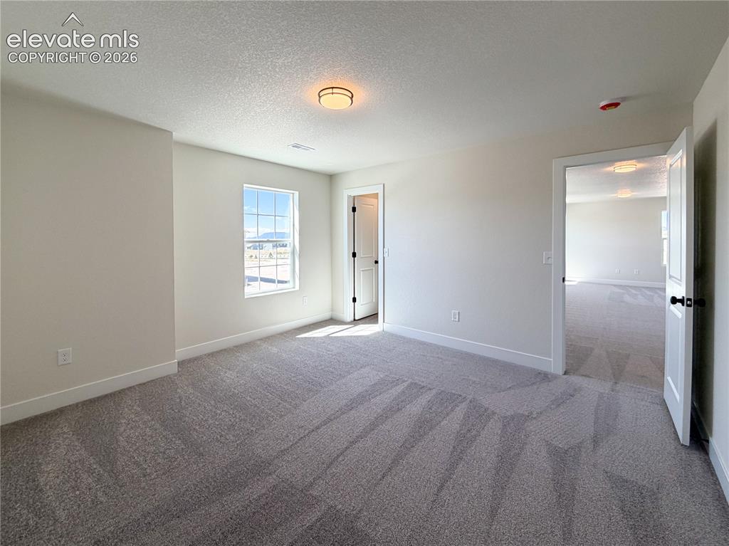 Image 15 of 26: Bedroom