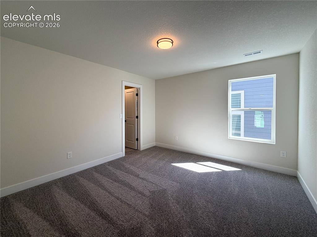 Image 17 of 26: Bedroom