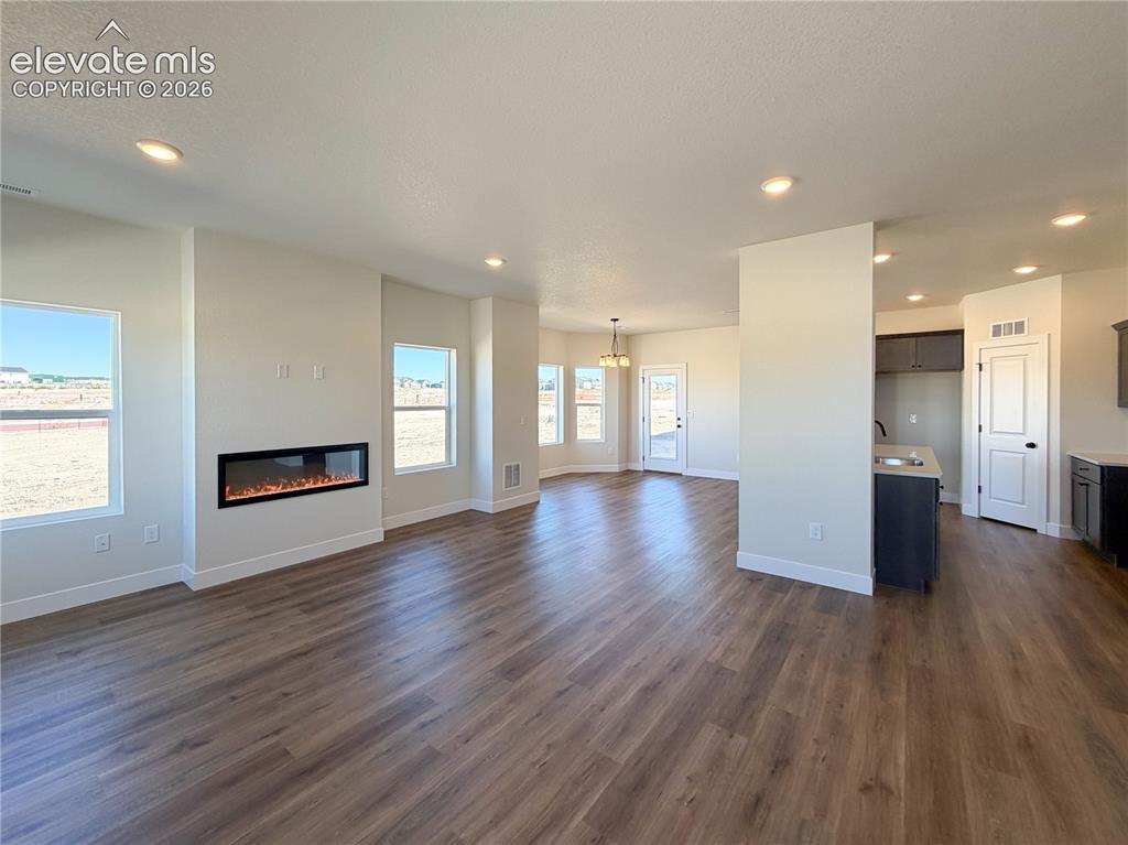 Image 6 of 26: Living Room