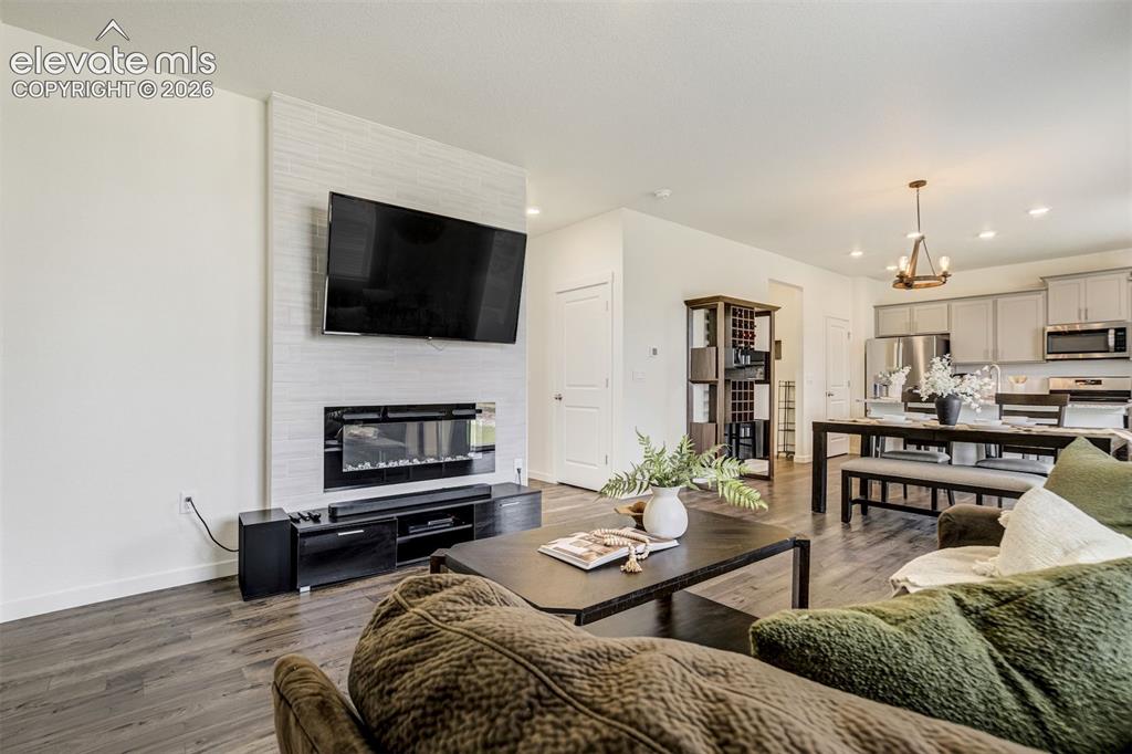 Image 16 of 49: Living Room