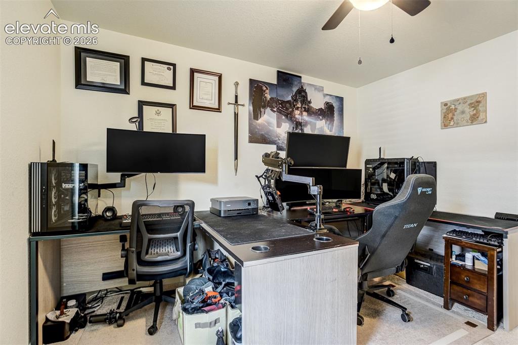 Image 32 of 49: Office