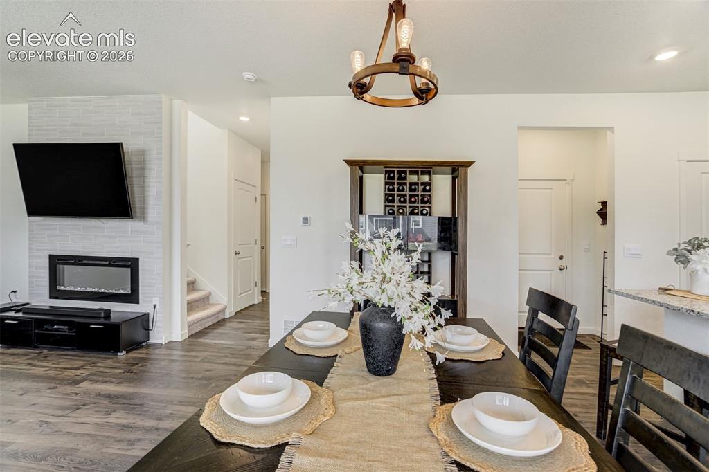 Image 9 of 49: Dining Area