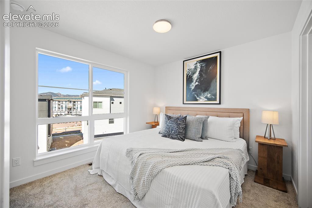 Image 19 of 30: Bedroom