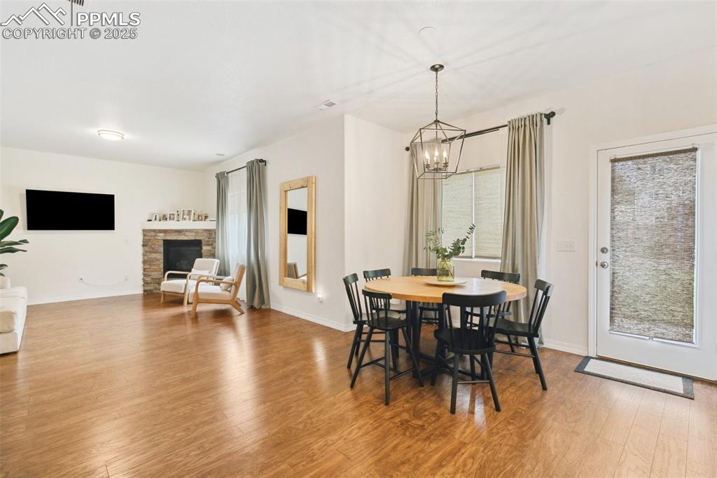 Image 15 of 38: Dining Area
