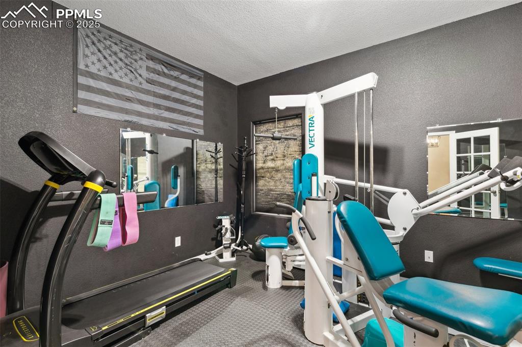Image 34 of 38: Exercise Room