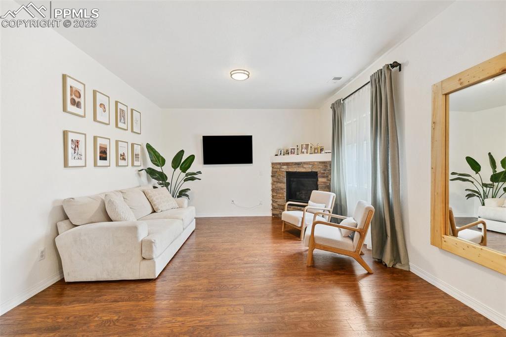 Image 7 of 38: Living Room